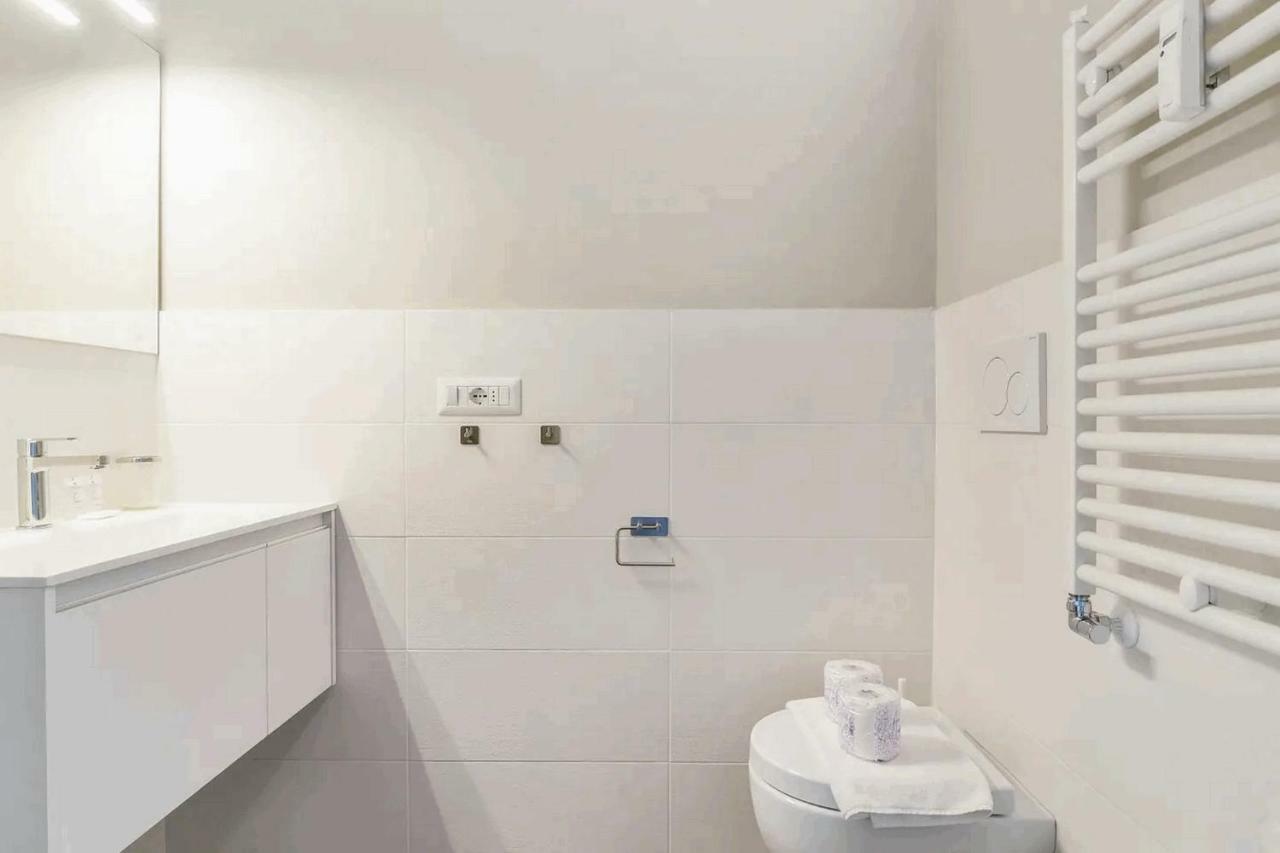 Isola View Renovated Apartment มิลาน ภายนอก รูปภาพ